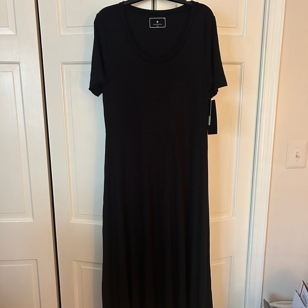 Tuckernuck Sara Black Short Sleeve Maxi Dress